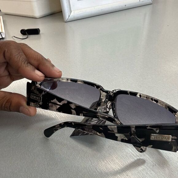 Versace Black Sunglasses - Picture 4 of 6